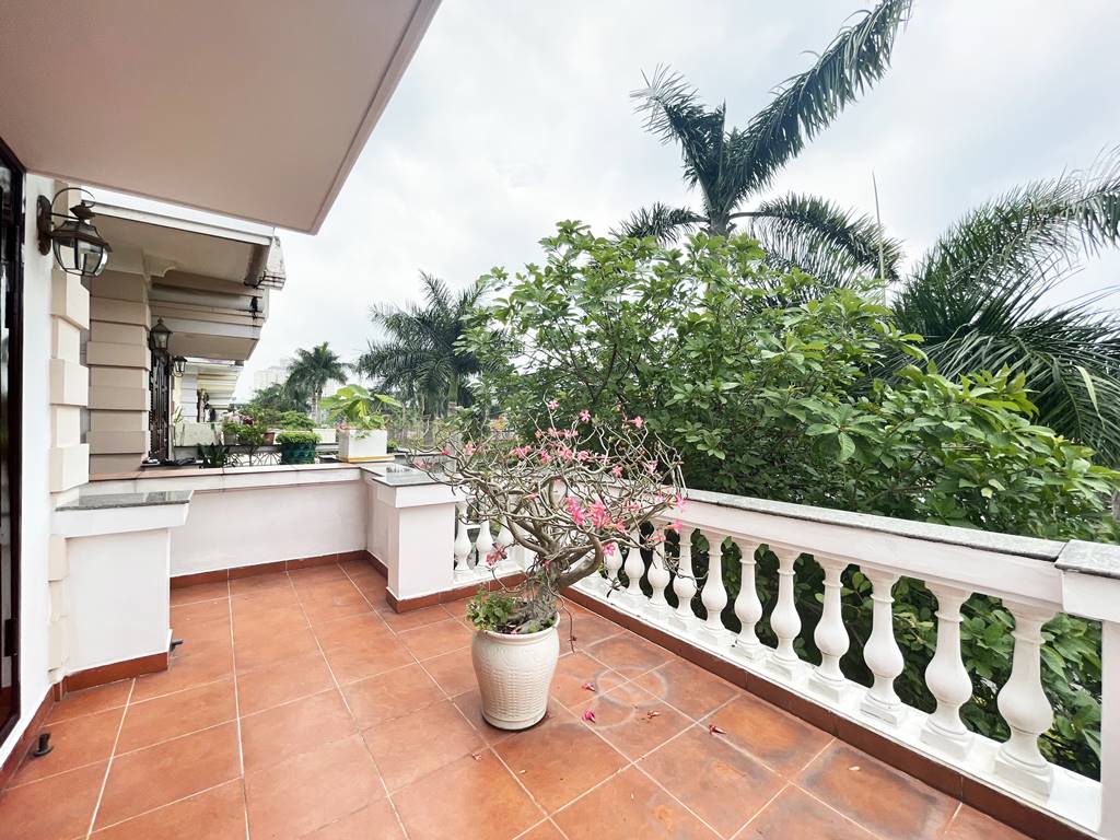 Nice renovated villa for rent at C1 Ciputra 25