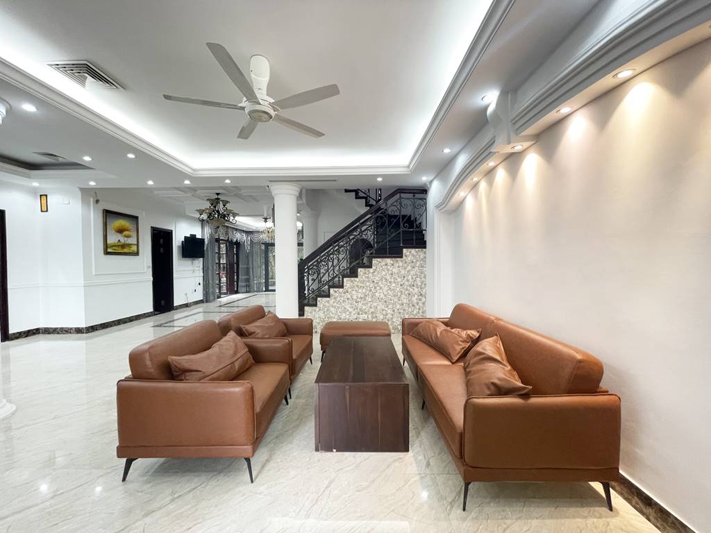 Nice renovated villa for rent at C1 Ciputra 3