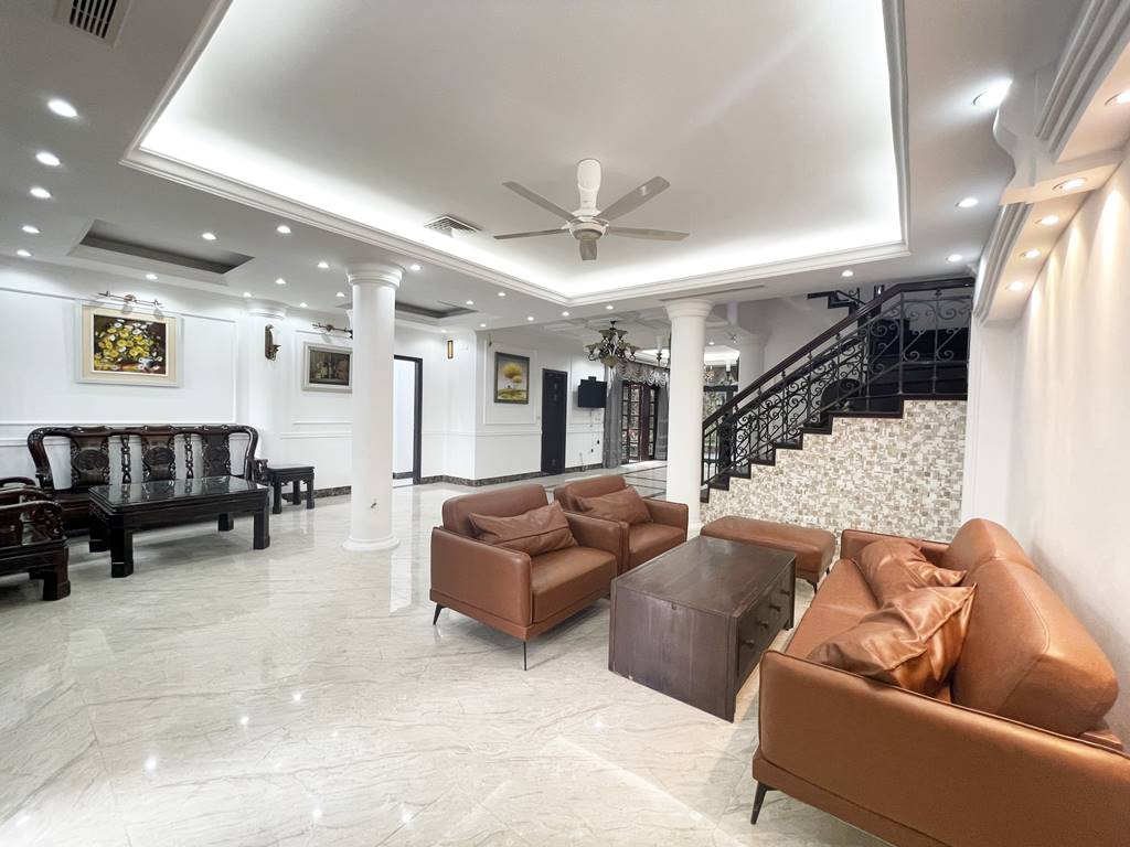 Nice renovated villa for rent at C1 Ciputra 6