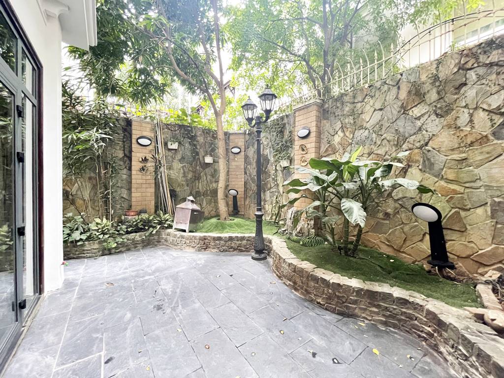 Nice renovated villa for rent at C1 Ciputra 5