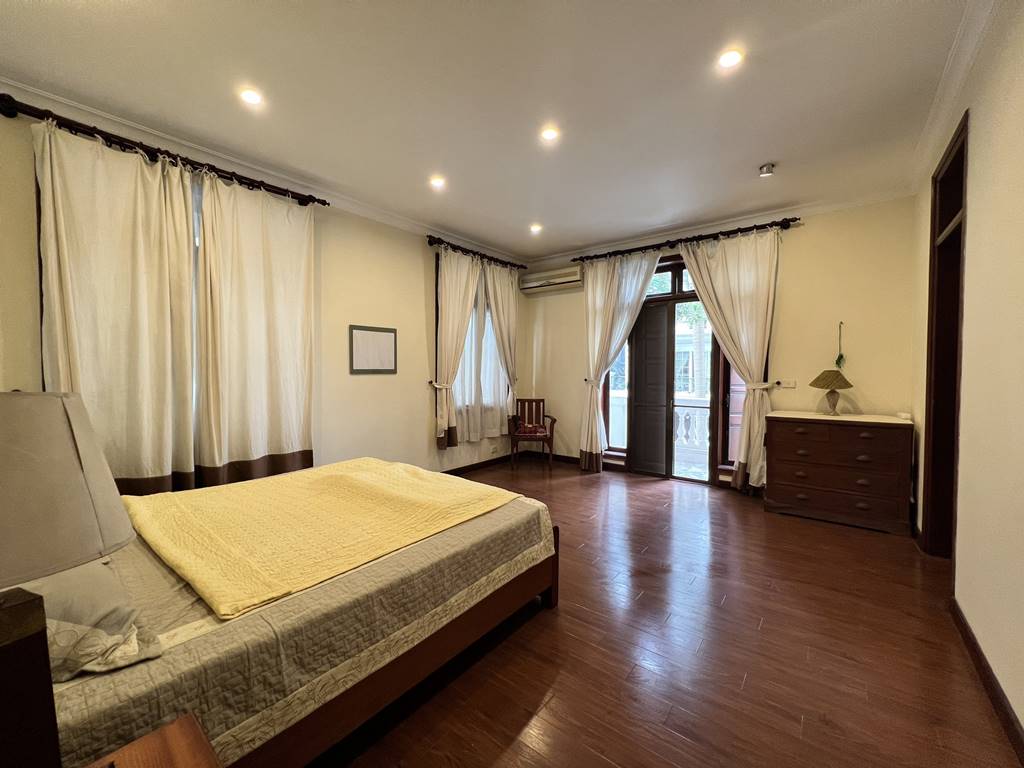 Nicely renovated 230SQM villa for rent Ciputra Hanoi 18