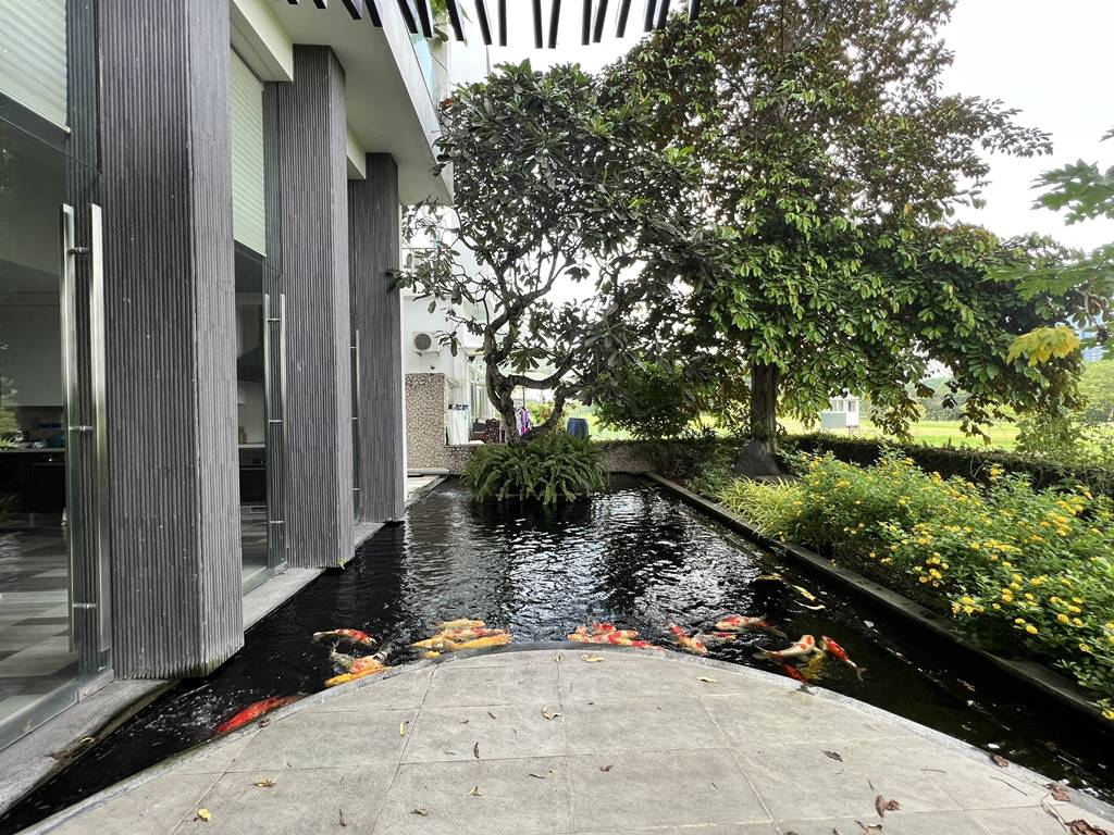 Unique garden villa for rent in Q Ciputra