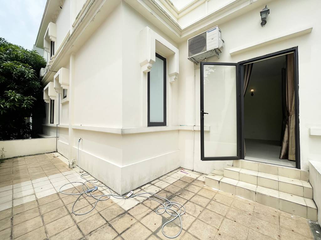 Semi - detached villa for rent in T2 Ciputra Hanoi 19