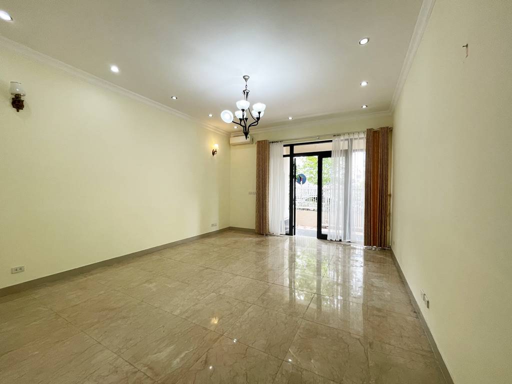 Semi - detached villa for rent in T2 Ciputra Hanoi 4