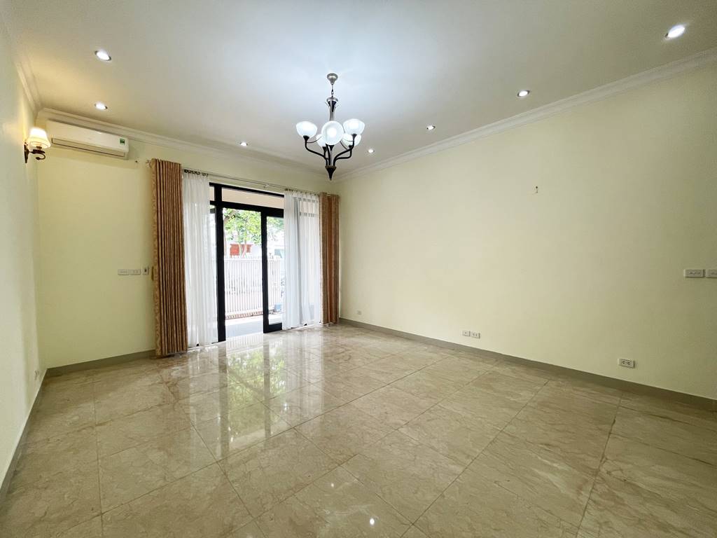 Semi - detached villa for rent in T2 Ciputra Hanoi 5