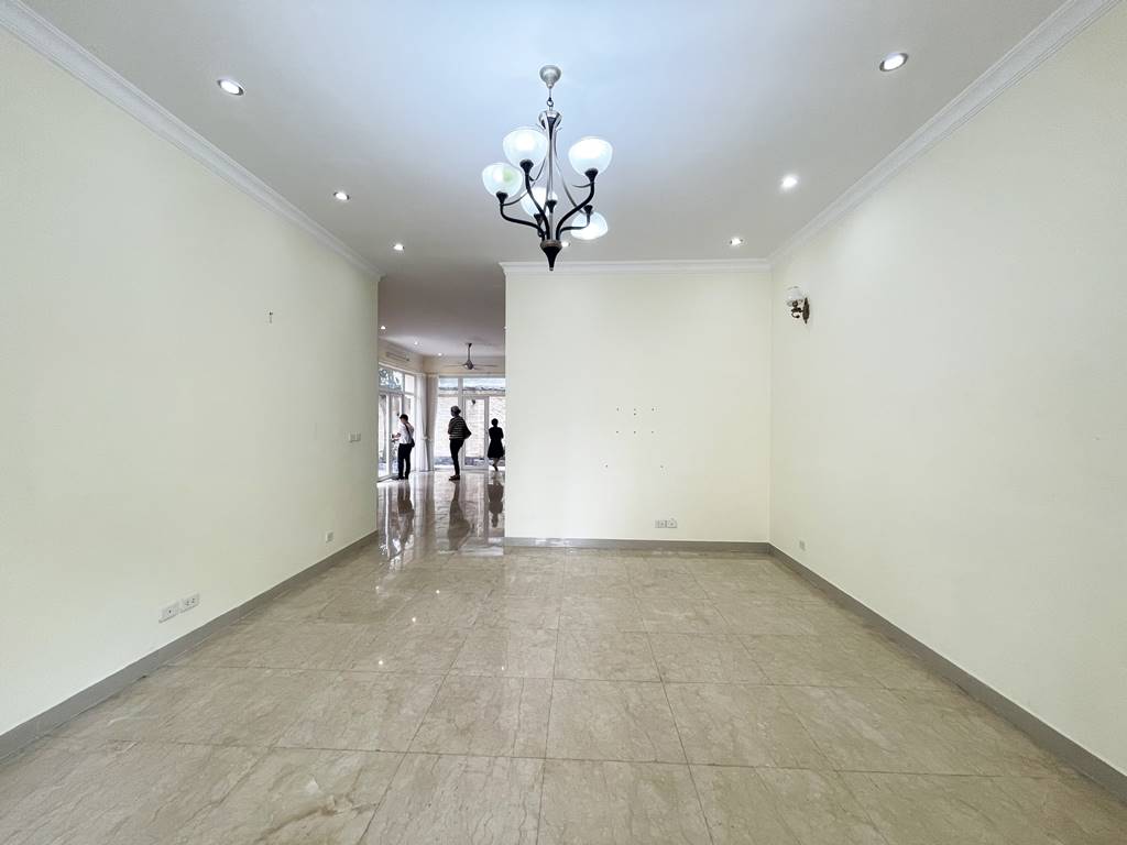 Semi - detached villa for rent in T2 Ciputra Hanoi 6
