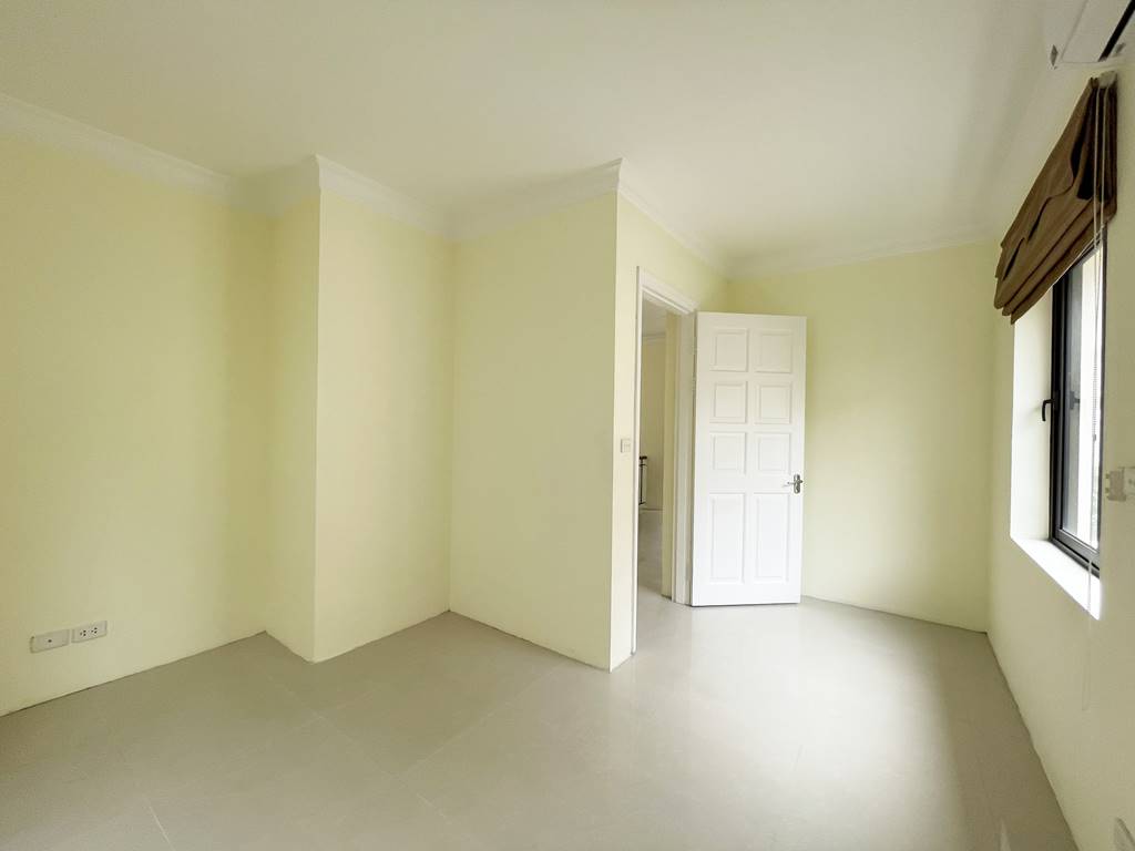Semi - detached villa for rent in T2 Ciputra Hanoi 3