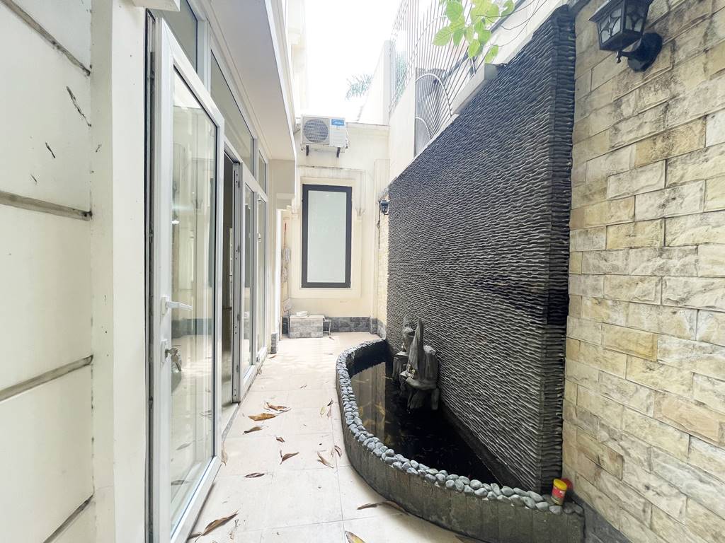 Semi - detached villa for rent in T2 Ciputra Hanoi 7