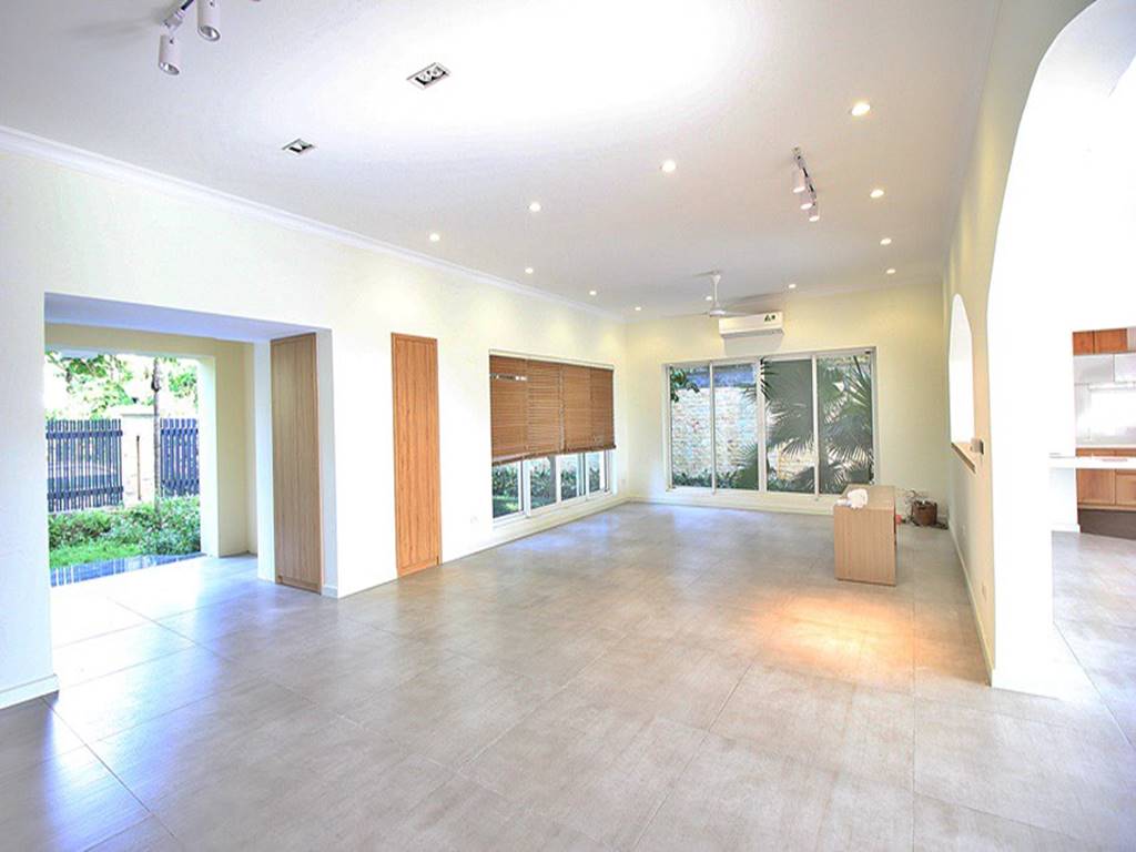 Spacious pool villa with a large garden for rent in C5 Ciputra 10