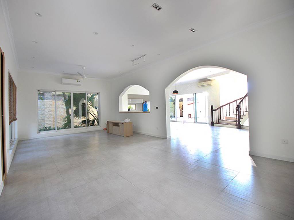 Spacious pool villa with a large garden for rent in C5 Ciputra 13