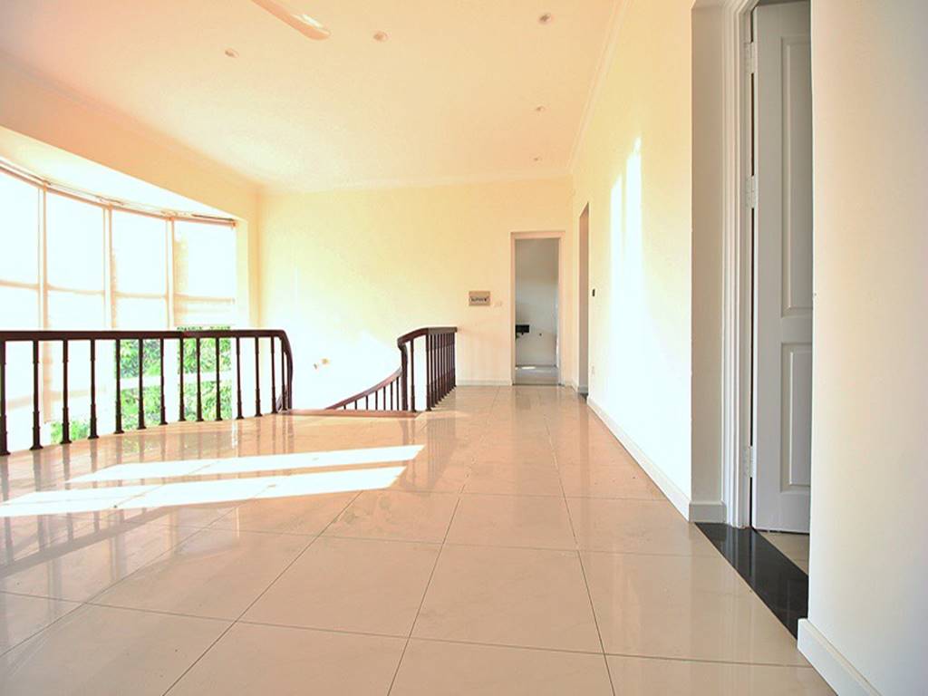 Spacious pool villa with a large garden for rent in C5 Ciputra 17