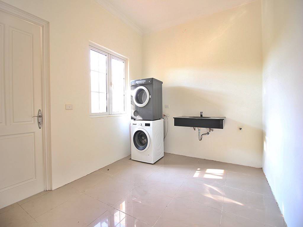 Spacious pool villa with a large garden for rent in C5 Ciputra 29