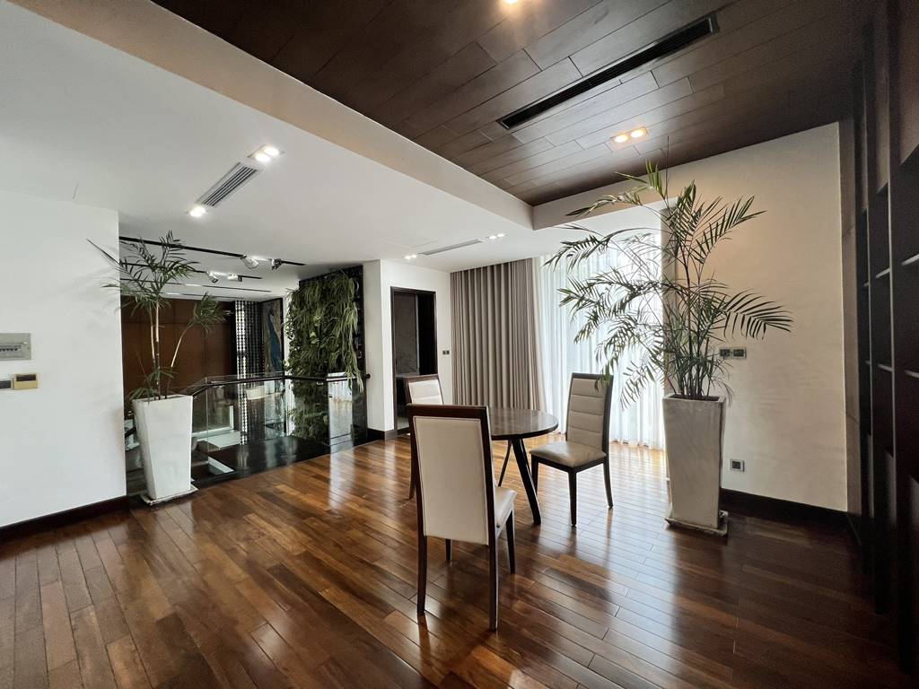 Unique garden villa for rent in Q Ciputra 16