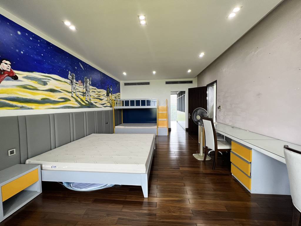 Unique garden villa for rent in Q Ciputra 18