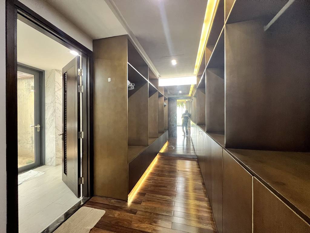 Unique garden villa for rent in Q Ciputra 27