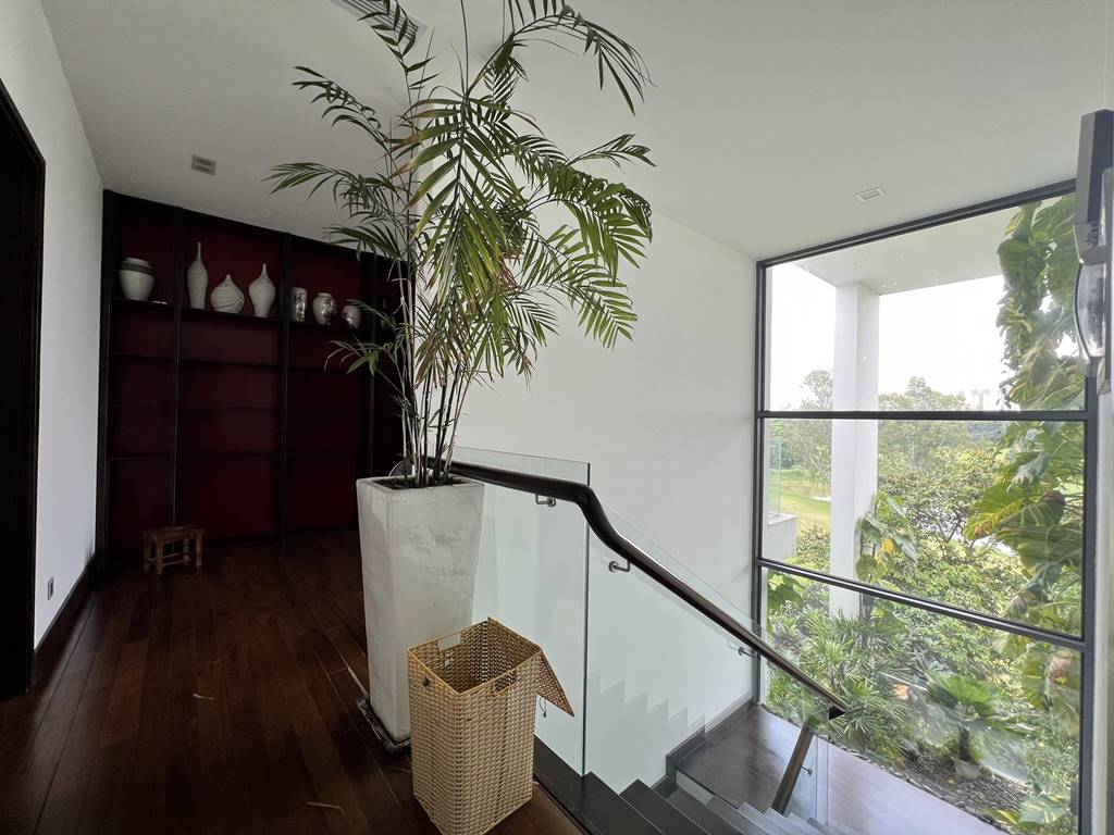 Unique garden villa for rent in Q Ciputra 30