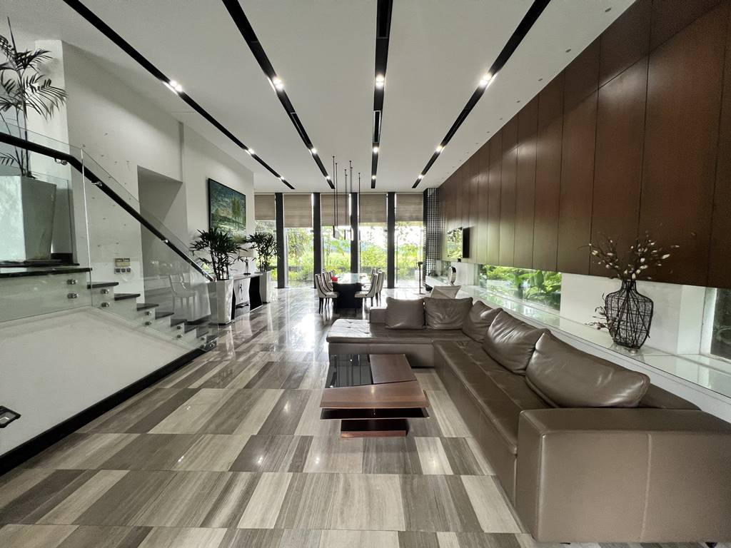 Unique garden villa for rent in Q Ciputra 5