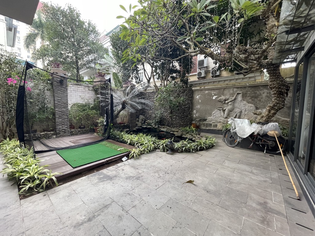 Vast villa to rent in D2 Ciputra - 324 sqm - 5500 USD 7