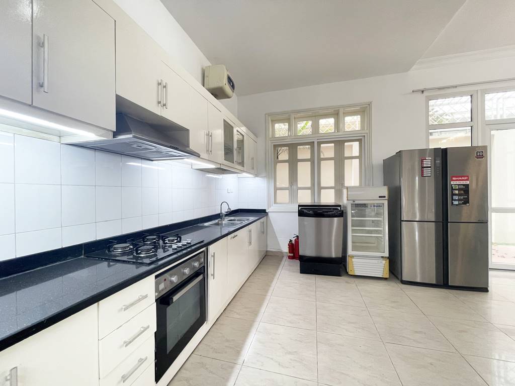 Well - located house for rent in D4 Ciputra - Opposite UNIS Hanoi 11