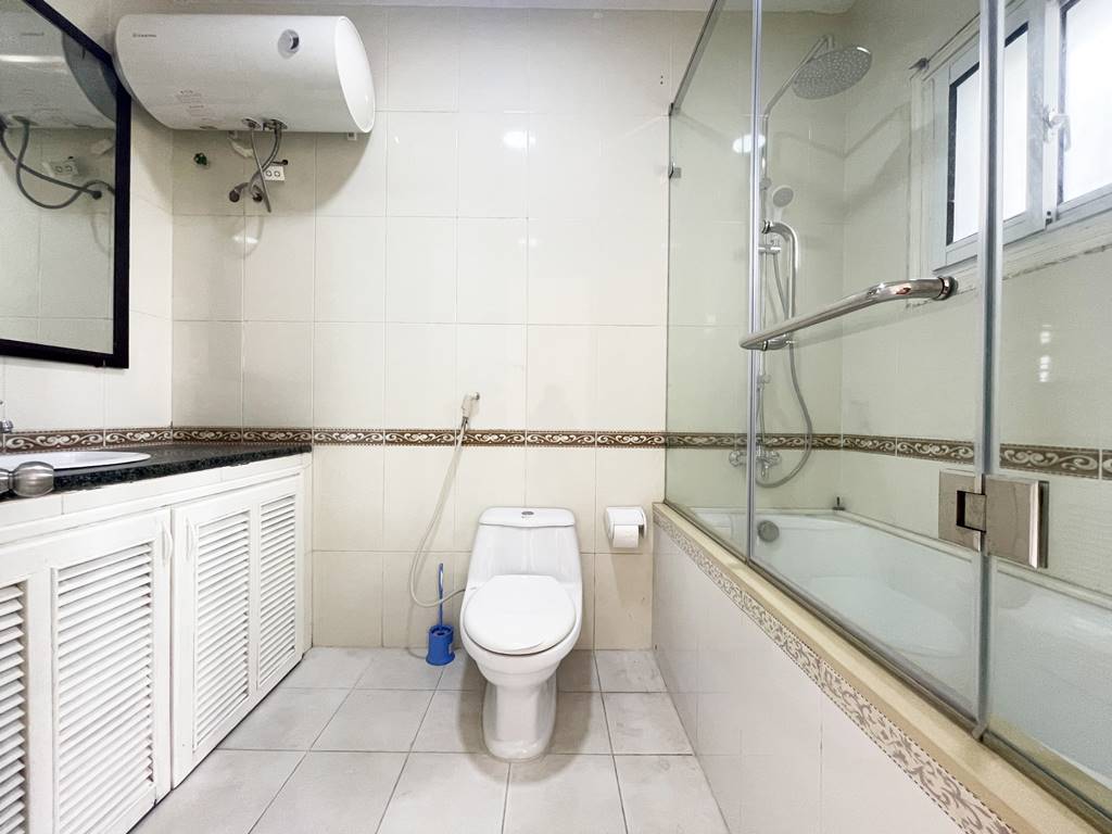 Well - located house for rent in D4 Ciputra - Opposite UNIS Hanoi 16