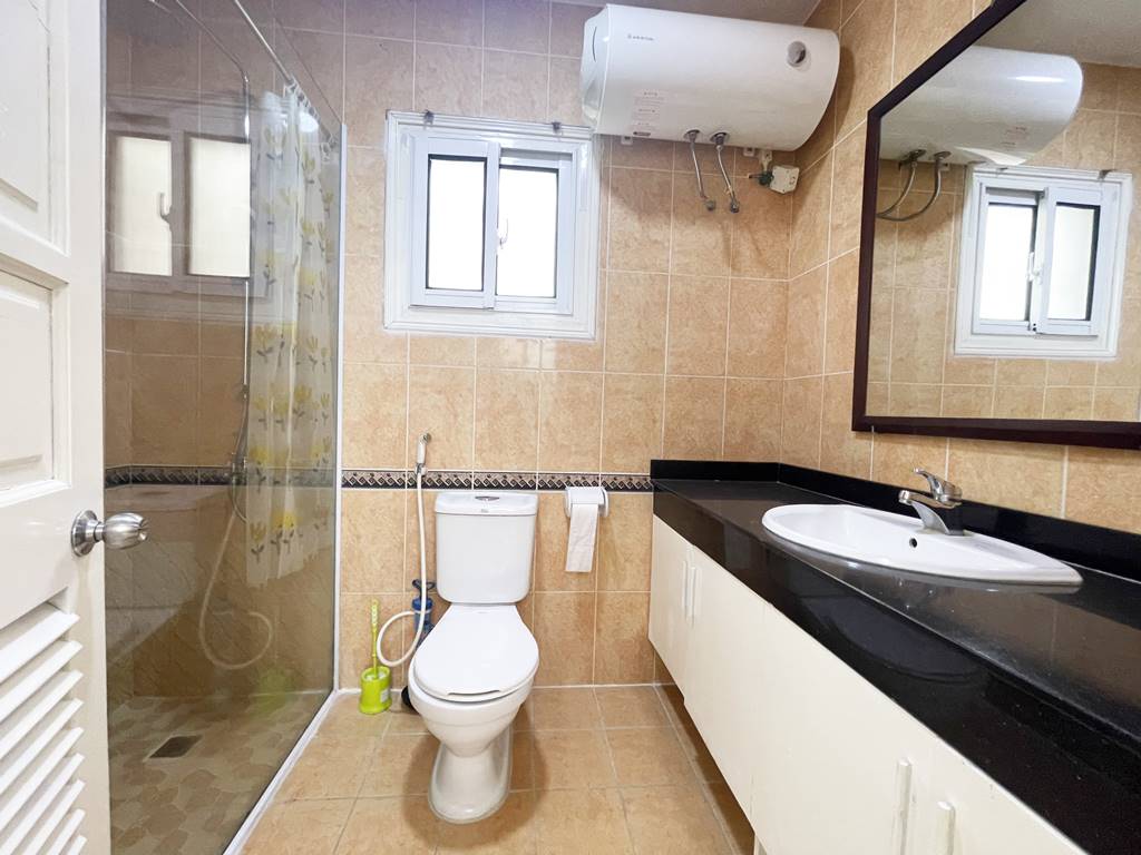 Well - located house for rent in D4 Ciputra - Opposite UNIS Hanoi 17