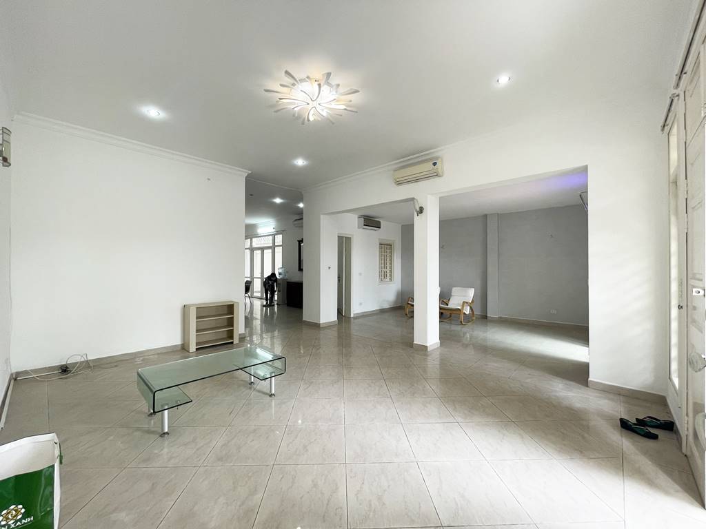 Well - located house for rent in D4 Ciputra - Opposite UNIS Hanoi 4