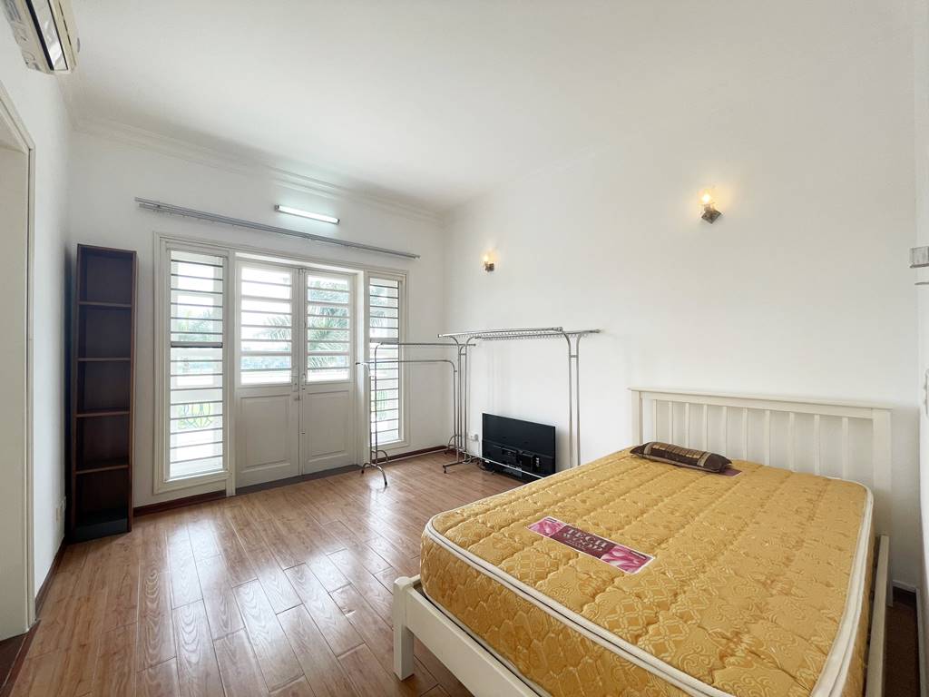 Well - located house for rent in D4 Ciputra - Opposite UNIS Hanoi 22
