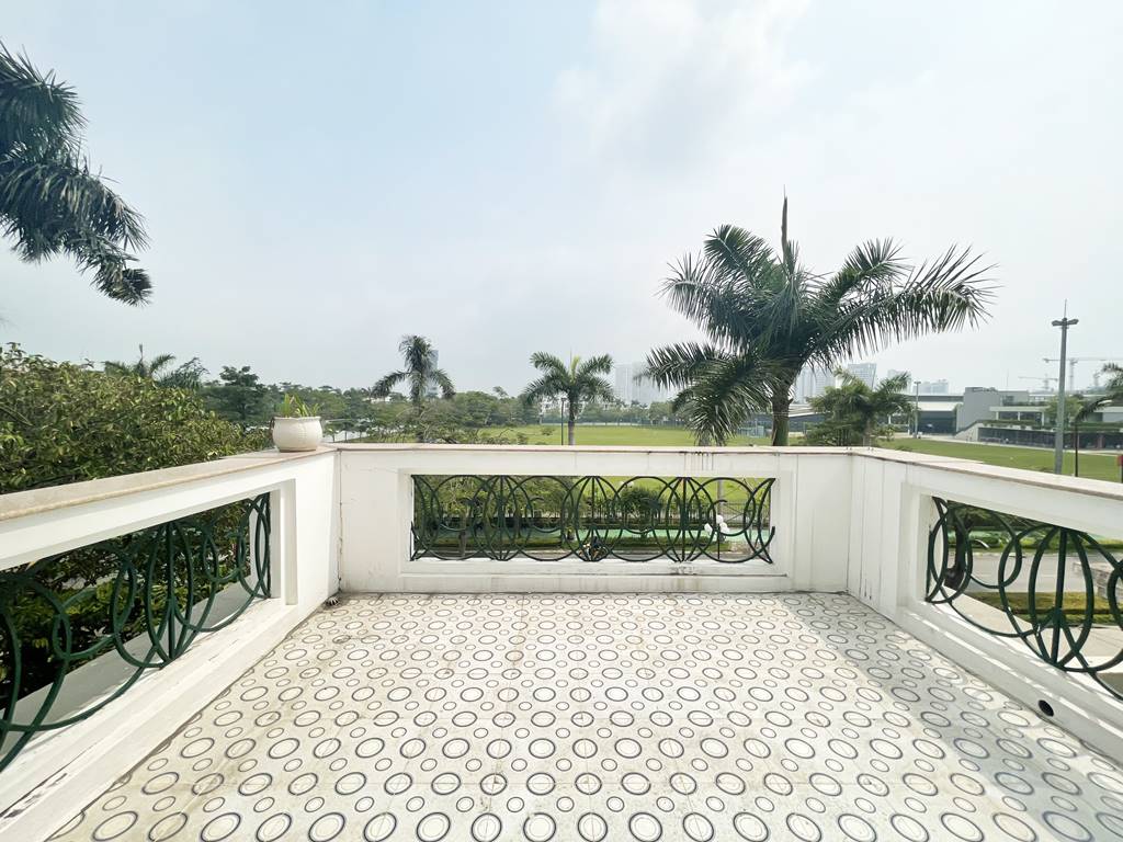 Well - located house for rent in D4 Ciputra - Opposite UNIS Hanoi 24