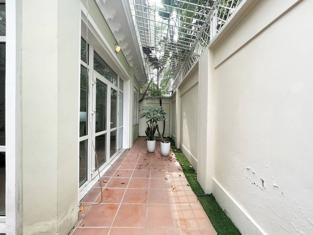 Well - located house for rent in D4 Ciputra - Opposite UNIS Hanoi 5