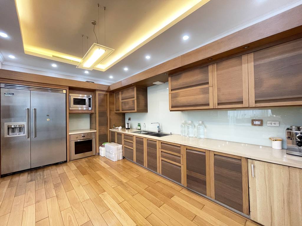 Wonderful garden house for rent in C block, Ciputra Hanoi 11